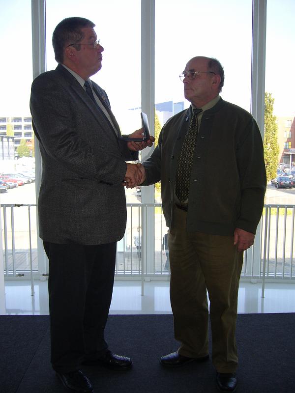 Muenster 2008 536.jpg - Franz Hallermann erhält die goldene Ehrenmedaille des Landesverbandes
